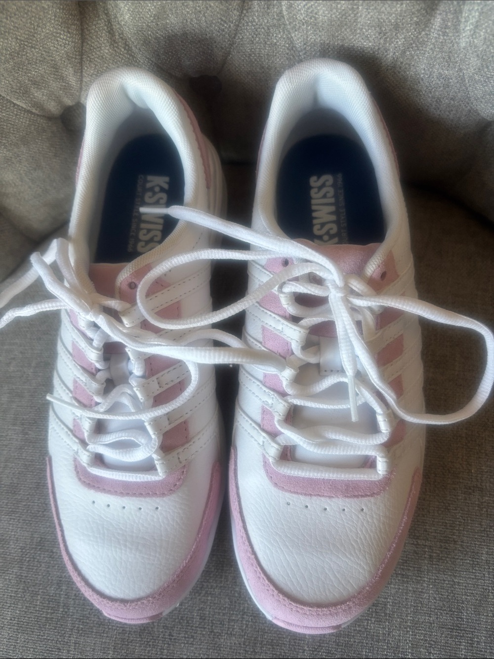 K-Swiss White Sneakers with Pink Accents - Women's Lace-Up Tennis Shoes